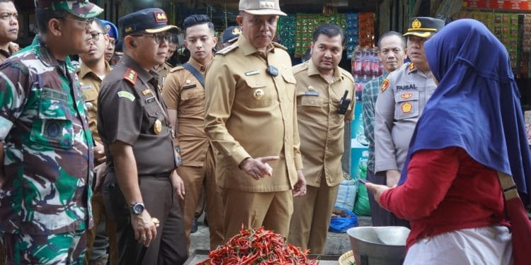 Jelang Idul Fitri Pj. Bupati Langkat Sidak Pasar, Bulog dan SPBU