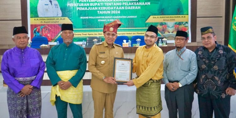 Pj.Bupati Langkat Akan Wajibkan Memakai Teluk Belanga di Hari Jum’at Untuk ASN