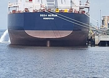 Pengawasan DLKp/DLKr Dumai Tumpul, Aktifitas Tersus PT. Ivomas Tanpa Oil Boom Didiamkan