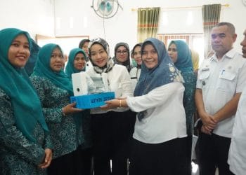 Pj. Ketua TP PKK Kabupaten Langkat Lakukan Pembinaan UP2K – PKK di Desa Stabat Lama Wampu