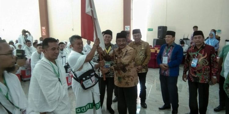 Wali Kota Binjai Lepas Keberangkatan 305 Calon Jamaah Haji Kota Binjai