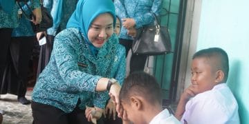 Ketua Pj.TP.PKK Kabupaten Langkat Memberikan Pembinaan di Kegiatan UP2K PKK
