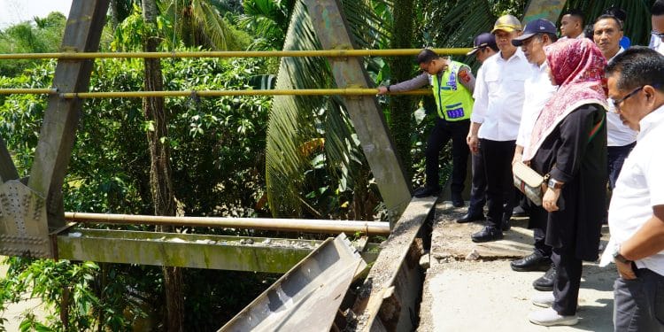 Pemkab Langkat Tinjau Titi Besi Penghubung Padang Tualang – Batang Serangan