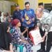 Pj. Bupati Langkat serahkan langsung 122 Paket Sembako bantuan Presiden RI di 3 Kecamatan