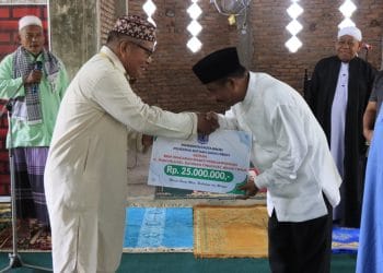 Pemko Binjai Serahkan Bantuan Hibah Kepada Masjid Pancaran Bhakti Perkampungan