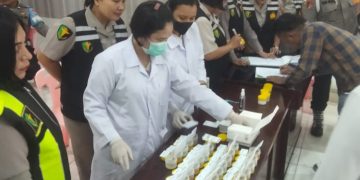Polisi Binjai Ikuti Cek Urine Bebas Narkoba