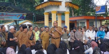 Pj Bupati Langkat Menemui Sekaligus Mendengarkan Keluhan Peserta Aksi Damai Forum P3K Guru 2023 Kab. Langkat