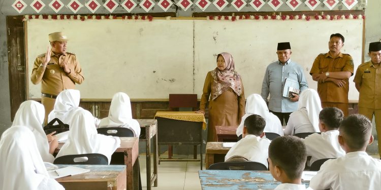 Pj. Bupati Langkat Faisal Hasrimy Pastikan Proses Belajar di SMPN 2 Pematang Jaya Berjalan Optimal