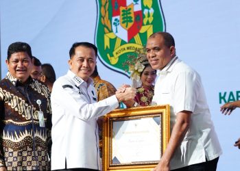 Pj Bupati Langkat Terima Penghargaan Apresiasi dari BPJS Ketenagakerjaan Provsu