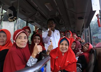 Wali Kota Binjai Melepas Rombongan Wisata Religi LPPLU Kota Binjai