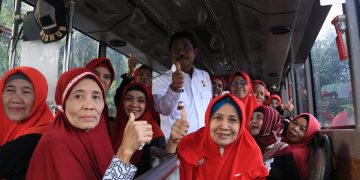 Wali Kota Binjai Melepas Rombongan Wisata Religi LPPLU Kota Binjai