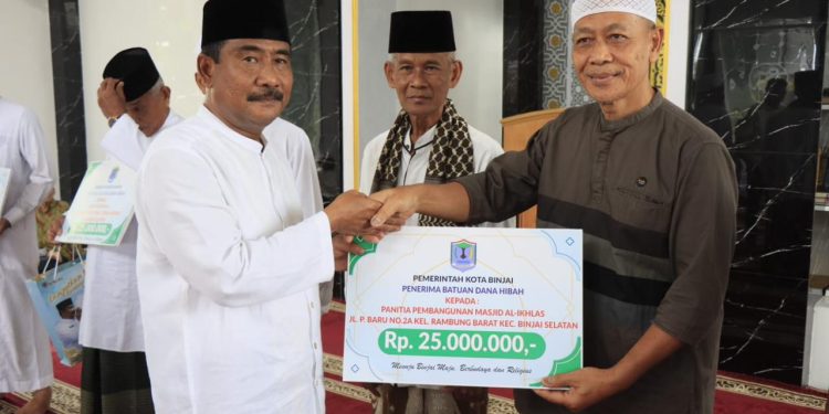 Safari Jumat, Pemko Binjai Serahkan Dana Hibah Kepada Empat Masjid di Kecamatan Binjai Selatan