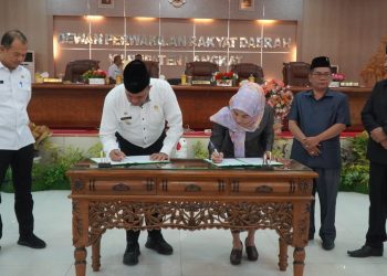 Pj. Bupati Langkat Faisal Hasrimy hadiri Paripurna Pengesahan Perda Perubahan APBD T.A 2024