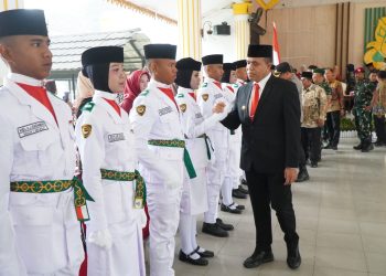 Pj. Bupati Langkat Faisal Hasrimy Kukuhkan 58 Anggota Paskibraka: Ini Tugas Mulia pada HUT RI ke-79