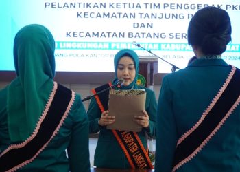 Ny. Uke Retno Faisal Hasrimy Lantik Ketua TP PKK Kecamatan Langkat Dilantik