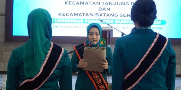 Ny. Uke Retno Faisal Hasrimy Lantik Ketua TP PKK Kecamatan Langkat Dilantik
