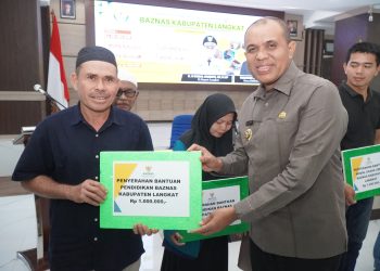 Pj Bupati Langkat Salurkan Bantuan Baznas Senilai Rp 221 Juta untuk Masyarakat yang Membutuhkan