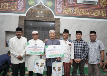 Serahkan Bantuan Dana Hibah, Wali Kota Binjai Ajak Makmurkan Masjid