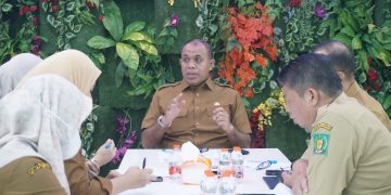 Pj Bupati Langkat Tekankan Pengendalian Inflasi dan Percepatan Pengangkatan Kepala Sekolah dalam Zoom Meeting Nasional