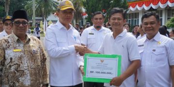 Pj. Bupati Langkat diwakili Sekda Amril Lepas 101 Kontingen Pesparawi: Optimisme Harumkan Nama Langkat di Ajang Provinsi