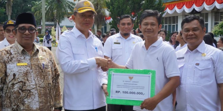 Pj. Bupati Langkat diwakili Sekda Amril Lepas 101 Kontingen Pesparawi: Optimisme Harumkan Nama Langkat di Ajang Provinsi