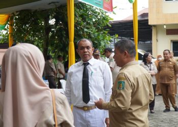 Pj. Bupati Langkat Tinjau Proses Pembayaran Pajak Kendaraan Dinas, ajak masyarakat manfaatkan program Pemutihan.