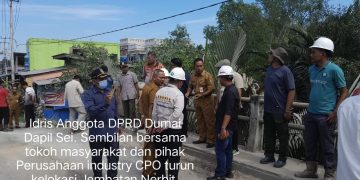 Idris Anggota DPRD Partai Demokrat Fasilitasi Perbaikan Jembatan Nerbit Didukung Perusahaan