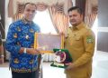 Pj Bupati Langkat Beri Penghargaan SAKIP dan Pelayanan Publik Terbaik: Dorong Peningkatan Kinerja dan Inovasi