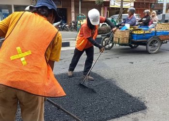 UPT Dinas Bina Marga Prov Sumut Lakukan Pemeliharaan Jalan Jelang Nataru