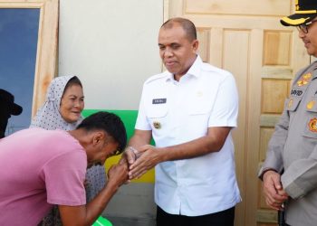 Pj Bupati Faisal Hasrimy Serahkan Rumah Baru untuk Korban Kebakaran: Bukti Nyata Gotong Royong