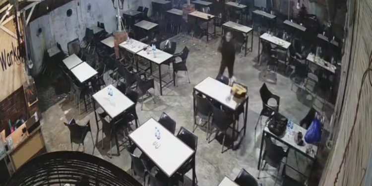 Puluhan Anggota Gemot Serang Warkop