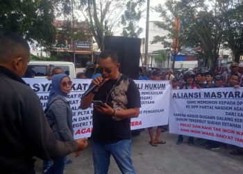 Aliansi Masyarakat SumutPeduli Hukum Gelar Aksidi DPRDSU, Kantor Nasdem Sumut, Minta ESS Dihukum Maksimal