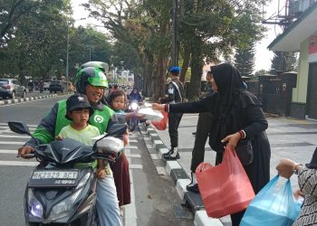 Gandeng Persit KCK Ranting 5, Denpom 1/5 Medan Gelar Jumat Berkah