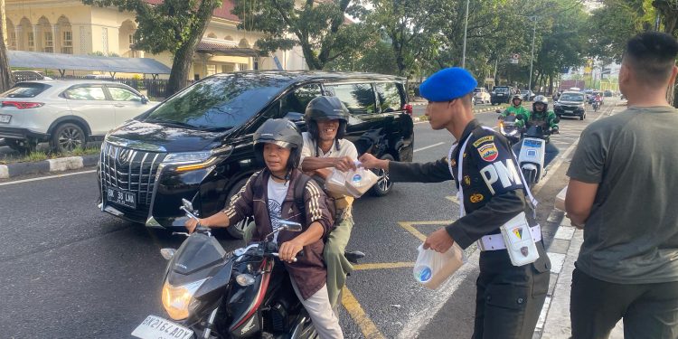 Berbagi Kebaikan, Denpom 1/5 Medan Terus Gelar Jumat Berkah