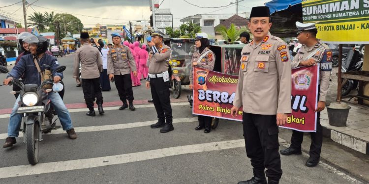 Kapolres Binjai Kembali Bagi-bagi Takjil Berbuka Puasa