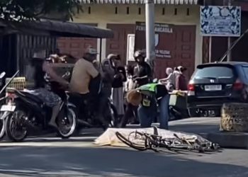 Pesepeda Hendak Nyeberang Tewas Ditabrak Mobil Penumpang