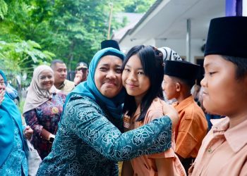 Ny. Endang Syah Afandin Serahkan Bantuan untuk Disabilitas: Dorong Semangat Raih Cita-Cita