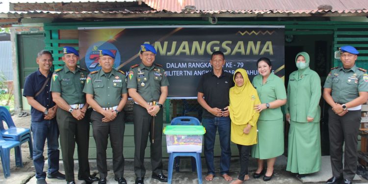 HUT ke-79 Pomad, Dandenpom I/5 Medan Pimpin Langsung Anjangsana ke Rumah Sertu Muji Harianto