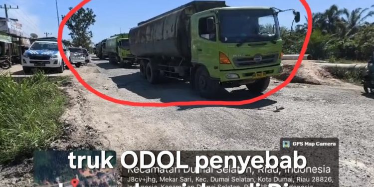 Digesa Perbaikan Ruas Jalan Bukit Timah Polres Dumai Berkolaborasi Dengan Dinas PUPR dan PHR 