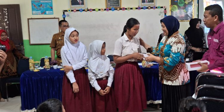 Ny. Endang Syah Afandin Ajak Anak-Anak Gemar Makan Ikan: Investasi Generasi Unggul Langkat