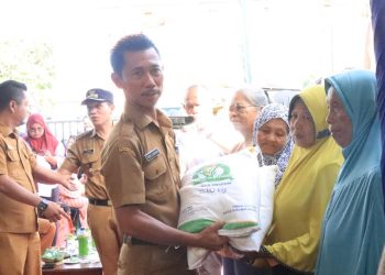 Wali Kota Binjai Tinjau Langsung Peluncuran Penyaluran Bantuan Pangan Beras Tahun 2025