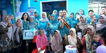 Ny. Endang Kurniasih Dampingi Kahiyang Ayu Tinjau Posyandu dan Salurkan Bantuan di Langkat