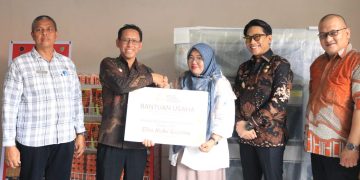 Pemkot Binjai dan BP2MI Serahkan Bantuan Alat Usaha Kepada Purna Pekerja Migran Indonesia