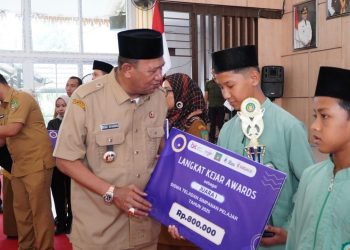 Syah Afandin Ajak Masyarakat Biasakan Menabung Sejak Dini