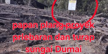 Plang Papan Nama Proyek Sungai Dumai Sengaja Dipasang Jauh Dari Pantauan Diduga Ada Yang Disembunyikan Wako Dumai Diminta Tegur Kadis PU Dumai