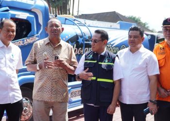 Bupati Syah Afandin Lepas 20 Mobil Tangki Air Bersih untuk Warga Terdampak Banjir