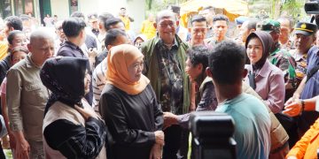 Sinergi Bupati Syah Afandin dan Gubernur Jatim Khofifah Pantau Kondisi Pengungsi Banjir di Langkat