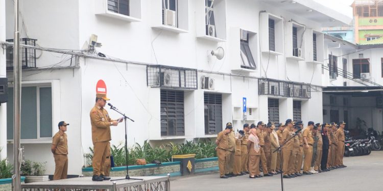 Sekda Kota Binjai Pimpin Apel Gabungan ASN dan Non ASN, Tekankan Tertib Pelaporan dan Evaluasi Pembangunan