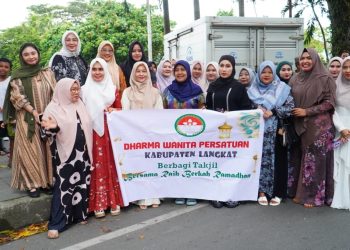 Ny. Endang Syah Afandin Apresiasi Aksi Berbagi Takjil DWP Langkat