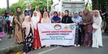 Ny. Endang Syah Afandin Apresiasi Aksi Berbagi Takjil DWP Langkat